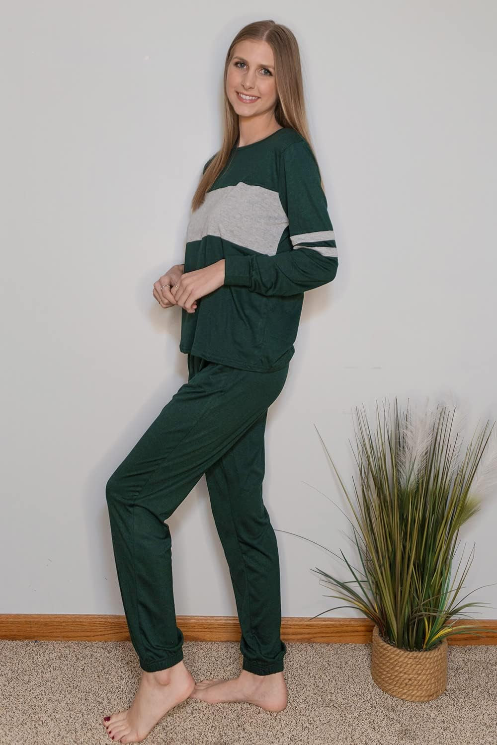 Women's Color Block 2-Piece Tracksuit Set | Long Sleeve Top and Drawstring Jogger Pants with Side Pockets | Casual Loungewear for Fall Travel